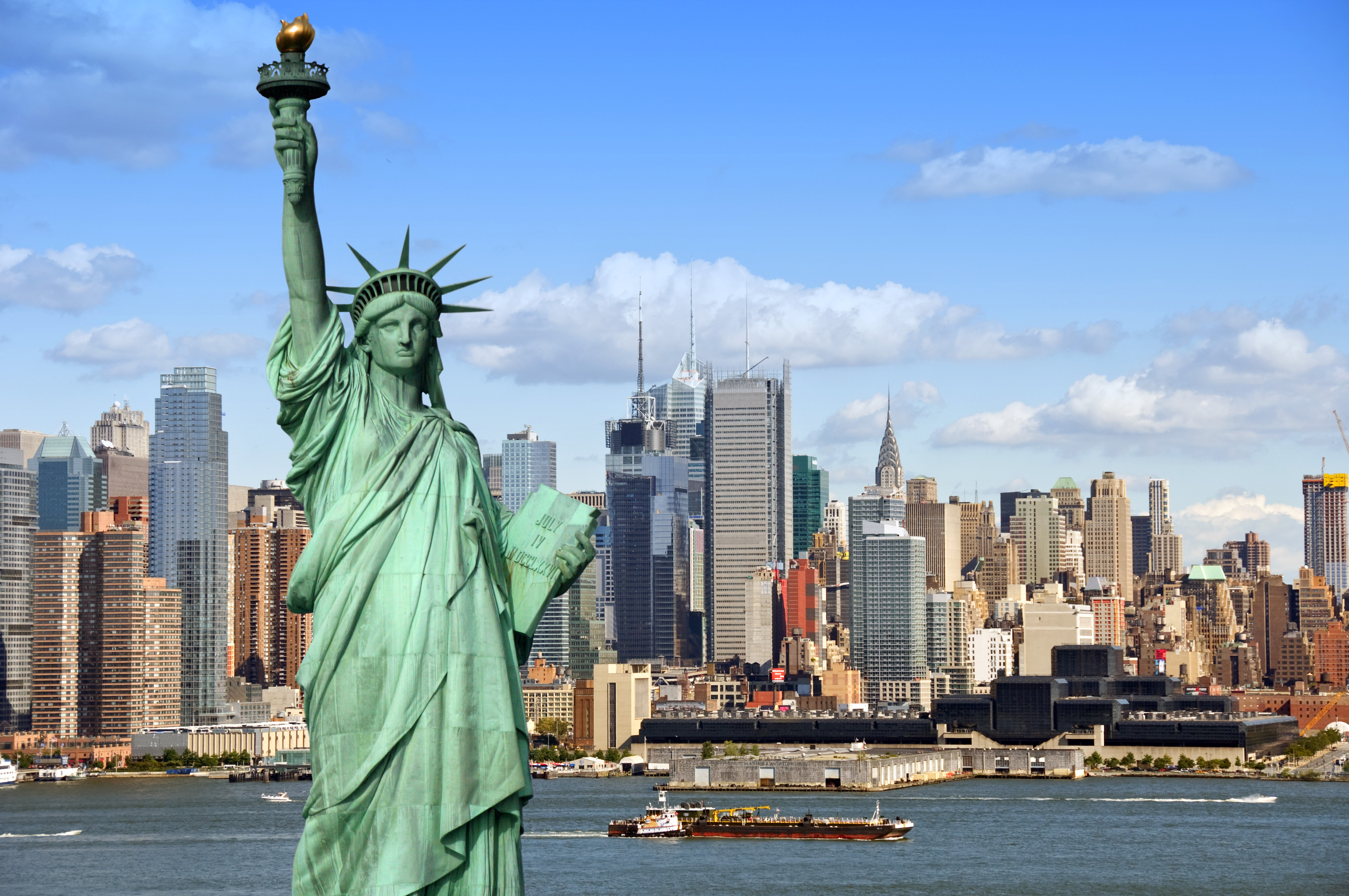 Image of Statue of Liberty and New York skyline