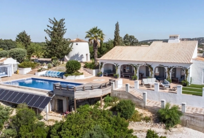 Villa in Portugal with outdoor pool